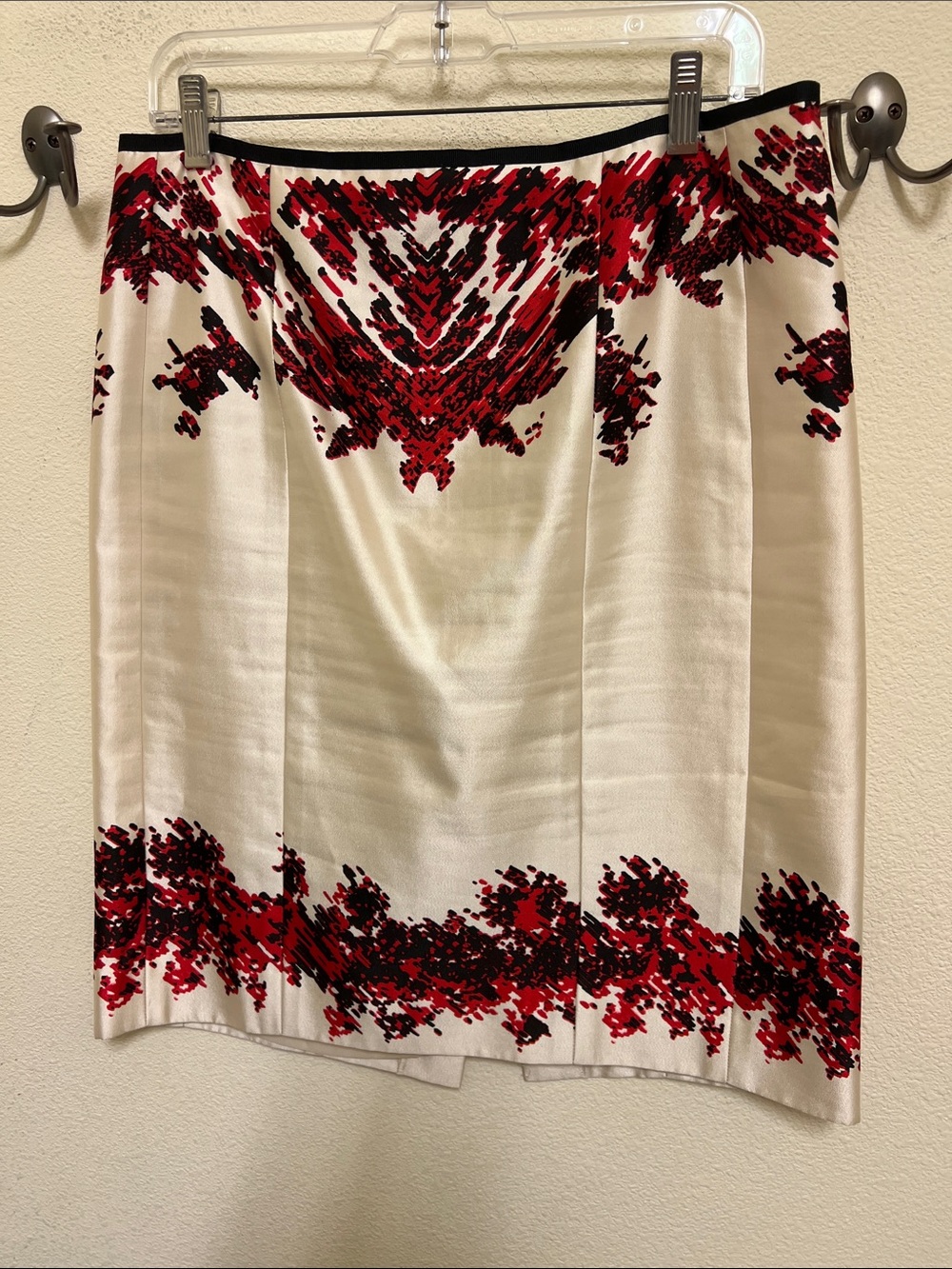 Etcetera Cream Pencil Skirt with Red & Black Floral Motif